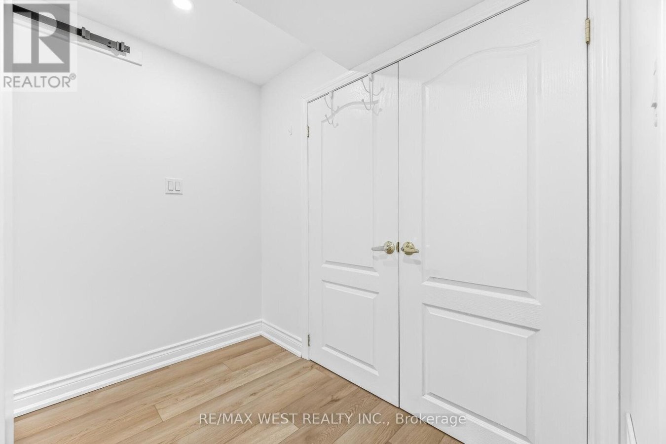 BASEMENT FLAT - 3778 ARBOURVIEW TERRACE - Photo 7
