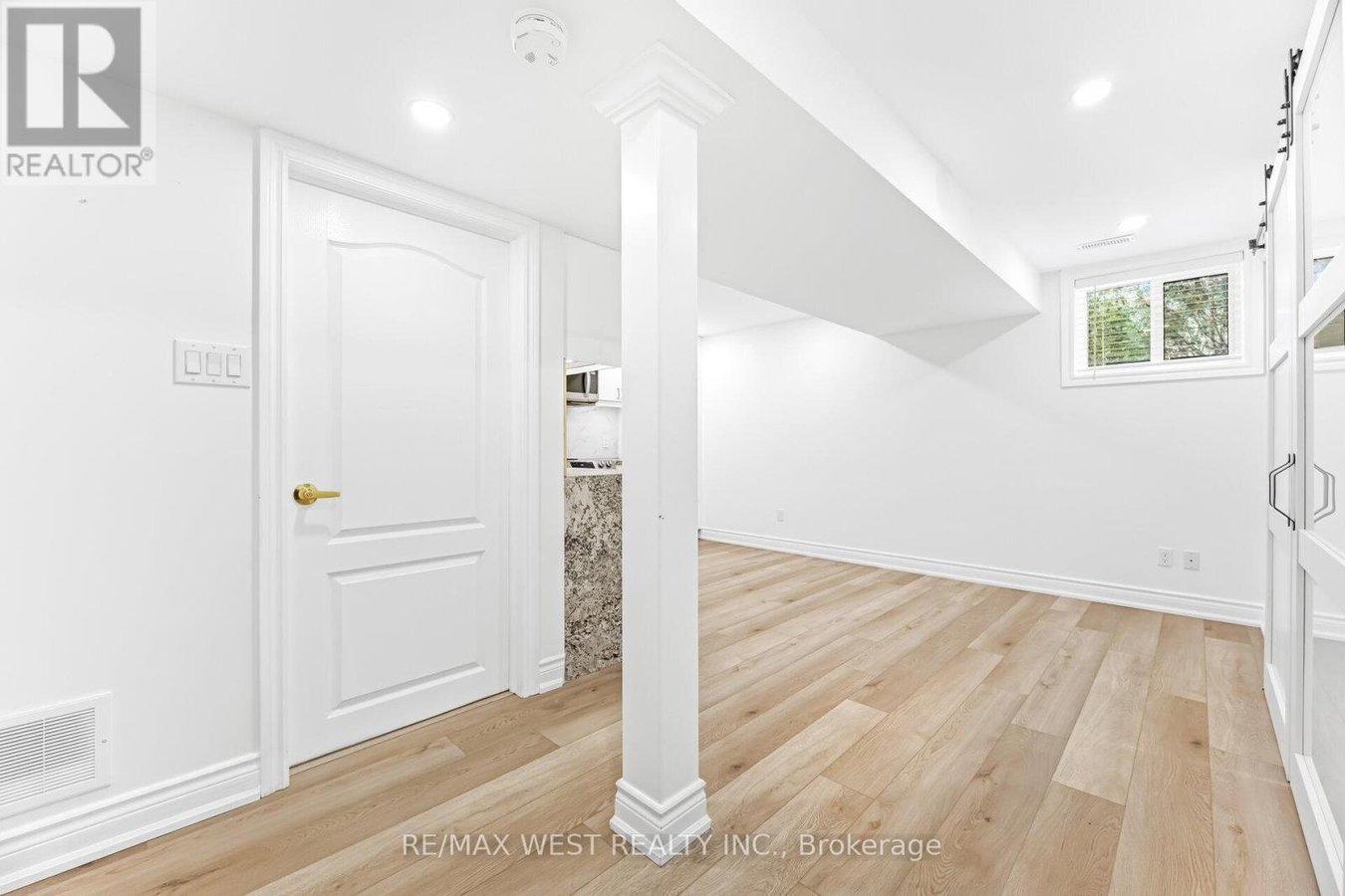 BASEMENT FLAT - 3778 ARBOURVIEW TERRACE - Photo 9