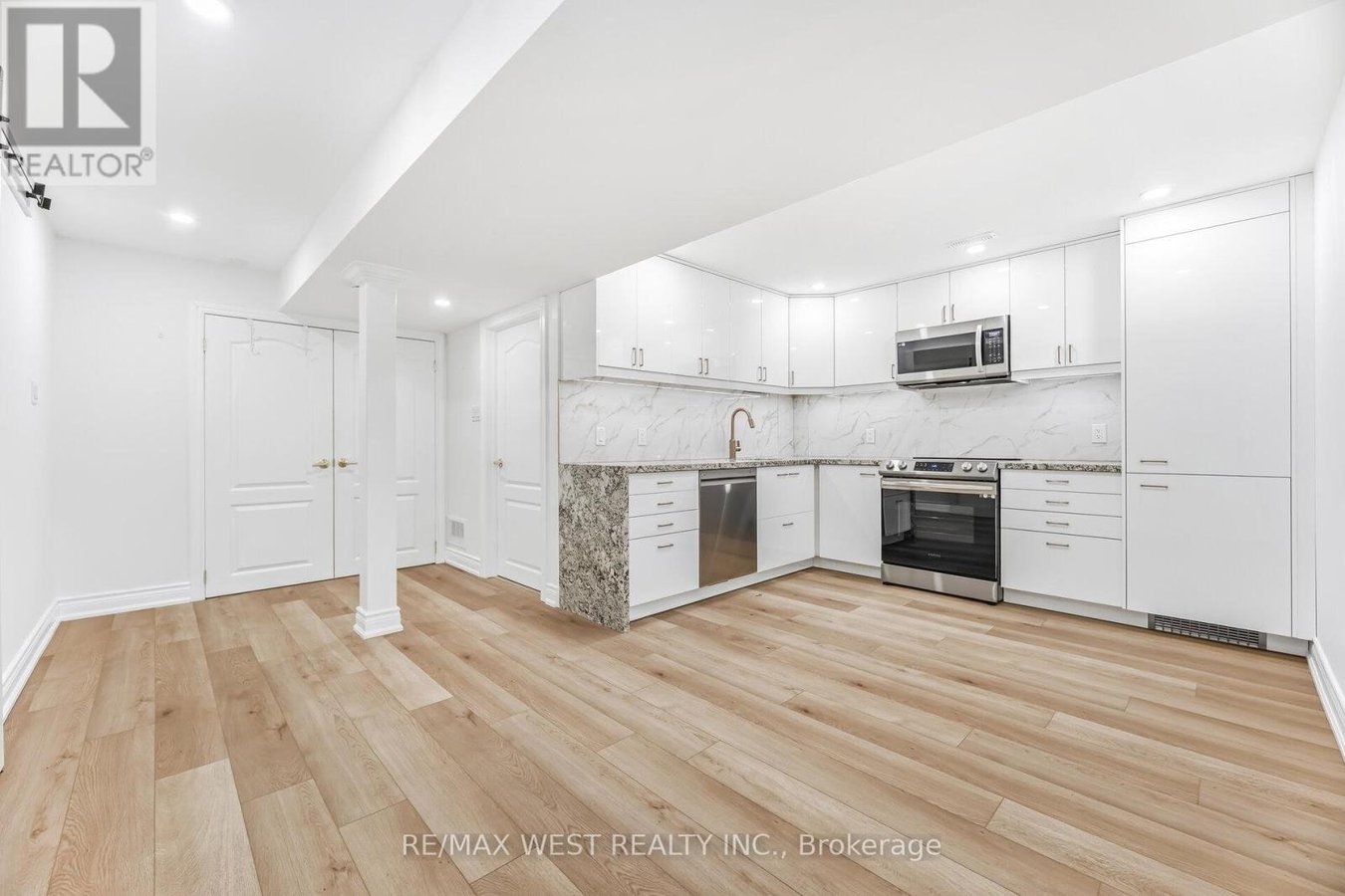 BASEMENT FLAT - 3778 ARBOURVIEW TERRACE - Photo 10