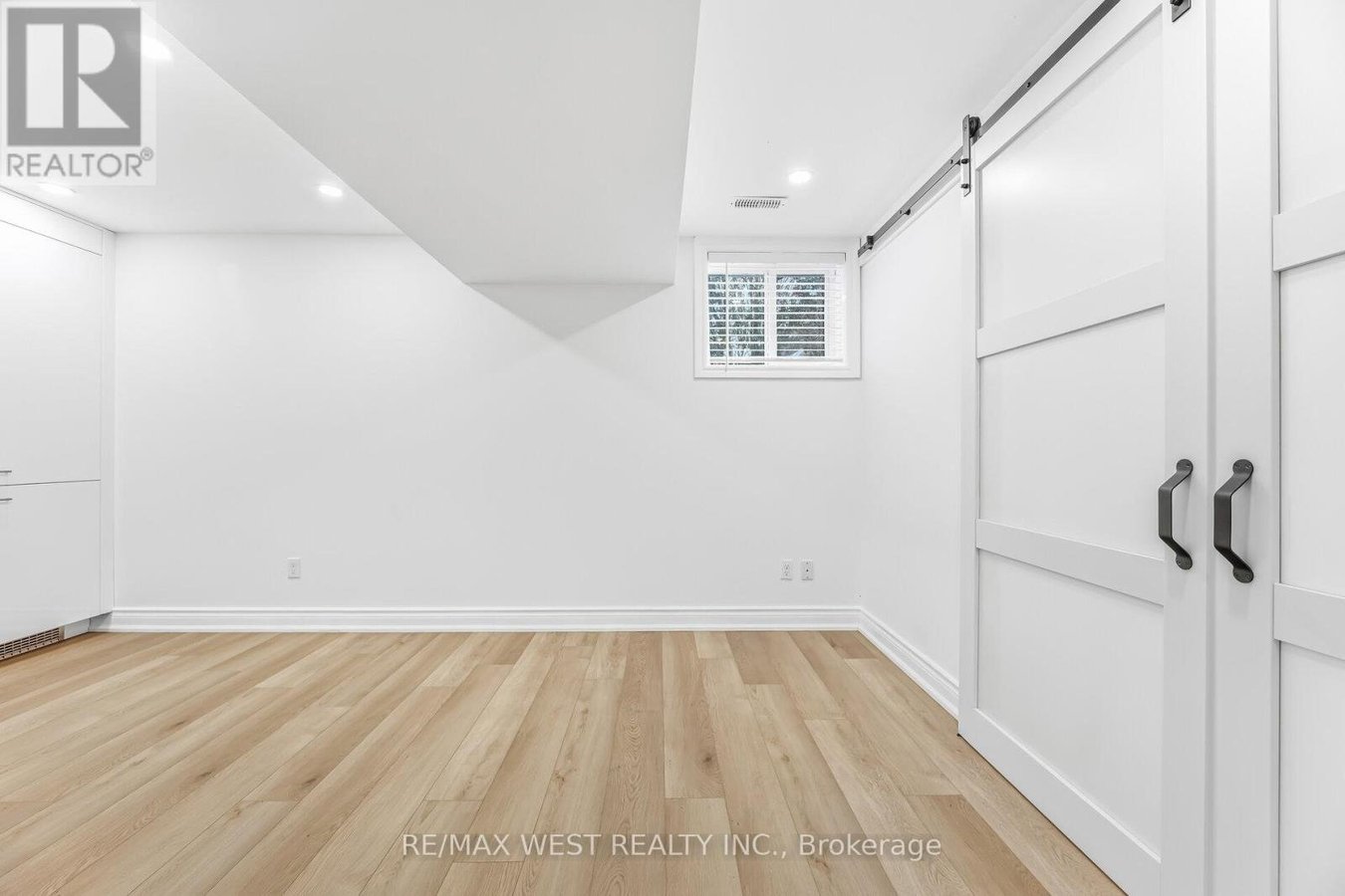 BASEMENT FLAT - 3778 ARBOURVIEW TERRACE - Photo 12