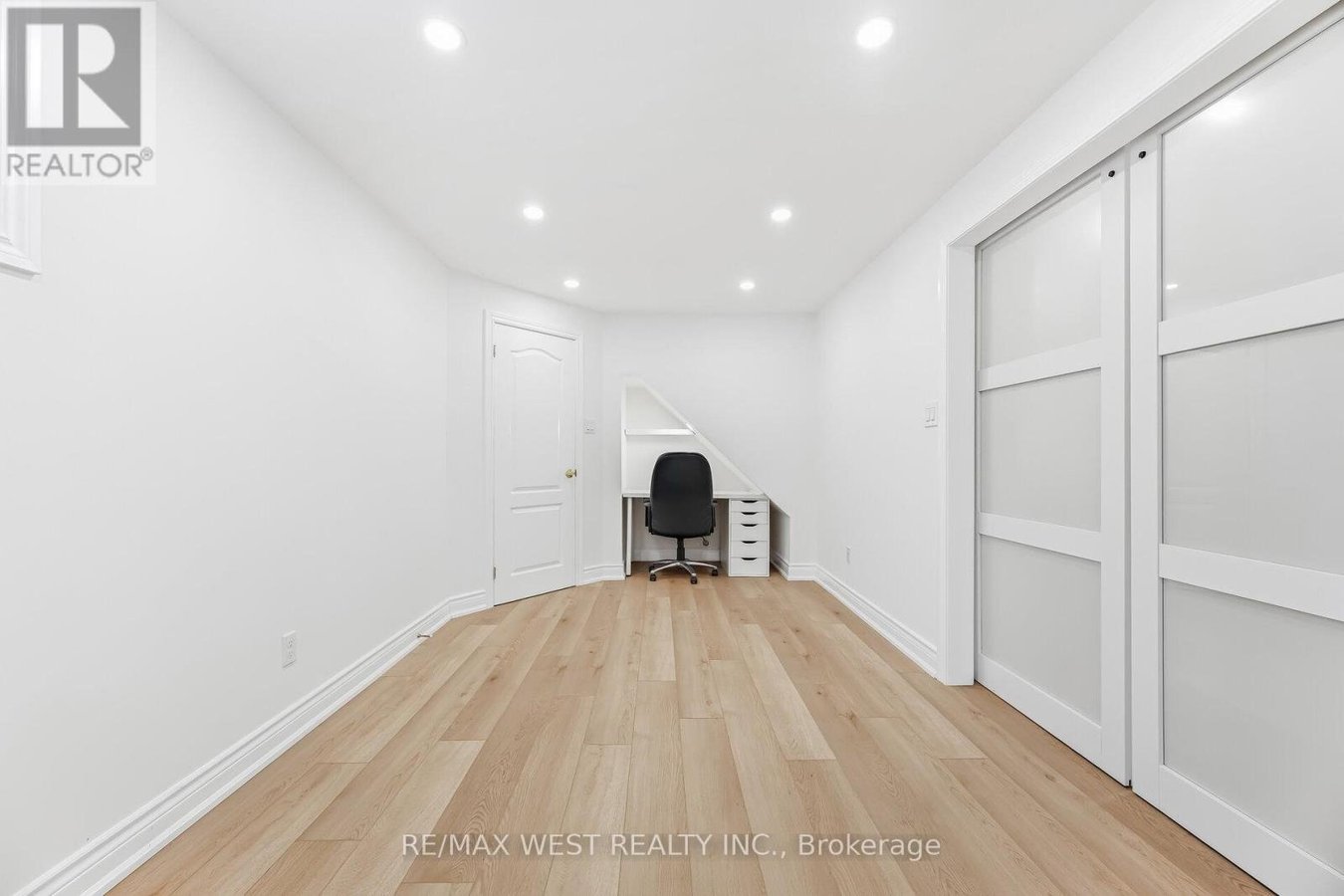 BASEMENT FLAT - 3778 ARBOURVIEW TERRACE - Photo 25