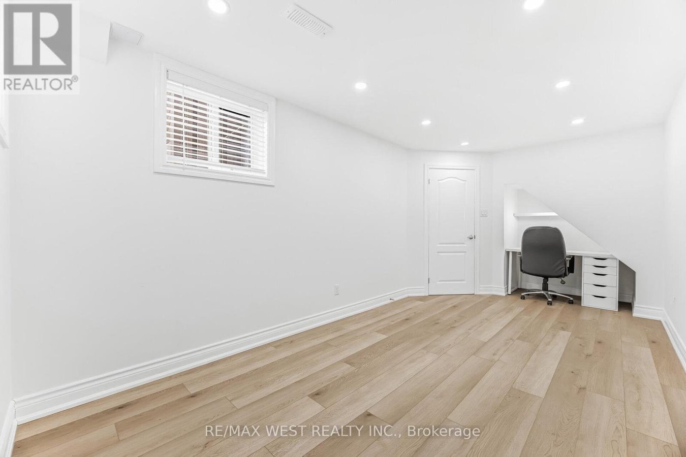 BASEMENT FLAT - 3778 ARBOURVIEW TERRACE - Photo 26