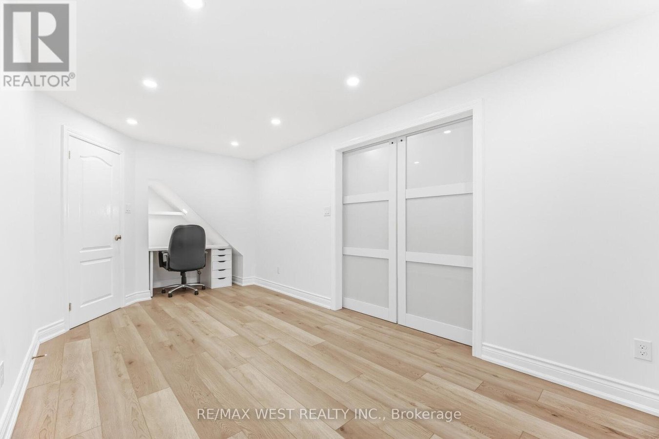 BASEMENT FLAT - 3778 ARBOURVIEW TERRACE - Photo 27