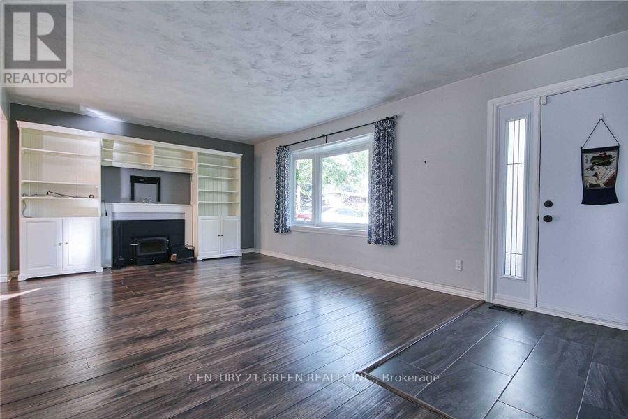 12 JOYCELYN DRIVE - Photo 3