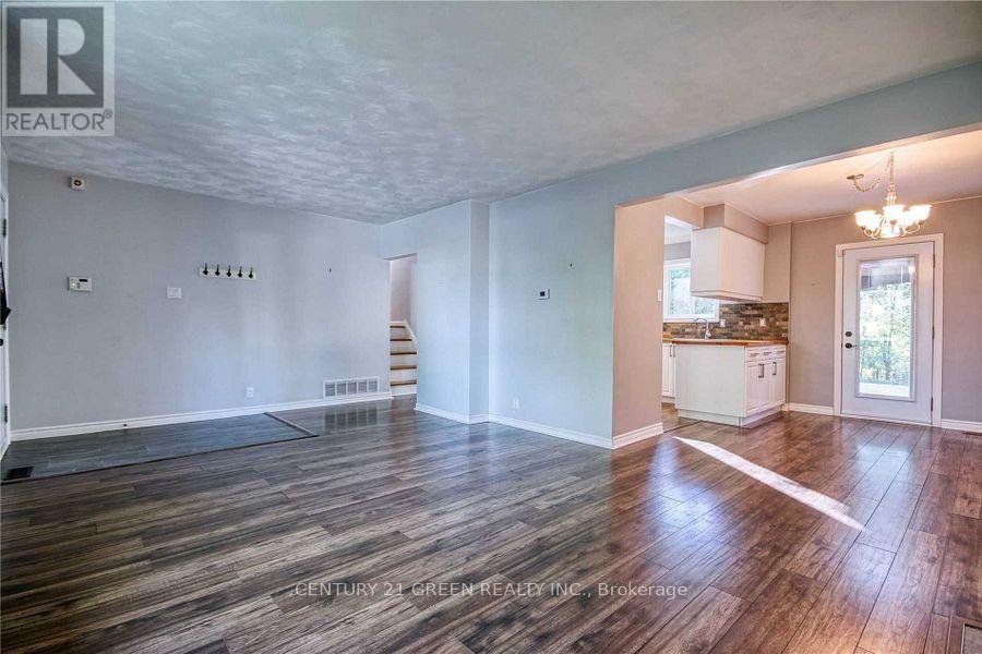 12 JOYCELYN DRIVE - Photo 5