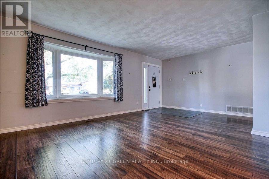 12 JOYCELYN DRIVE - Photo 6