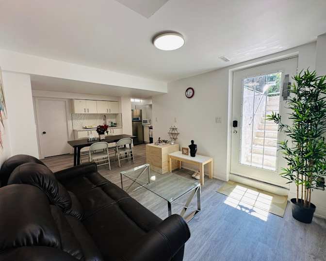Guildwood Way - Photo 3
