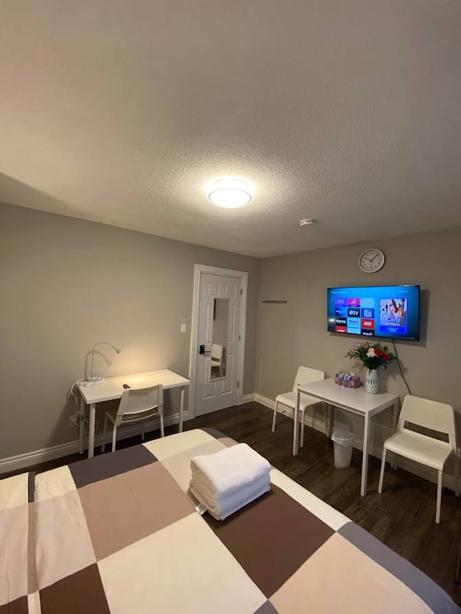 Testimony Square - Photo 3