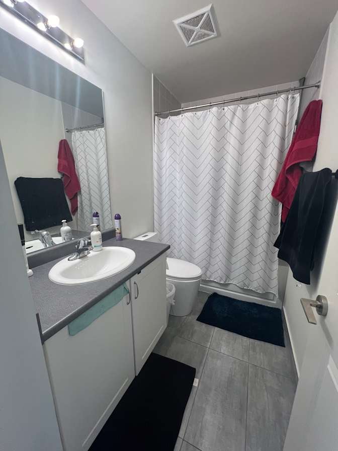 Rathburn Road West - Photo 2