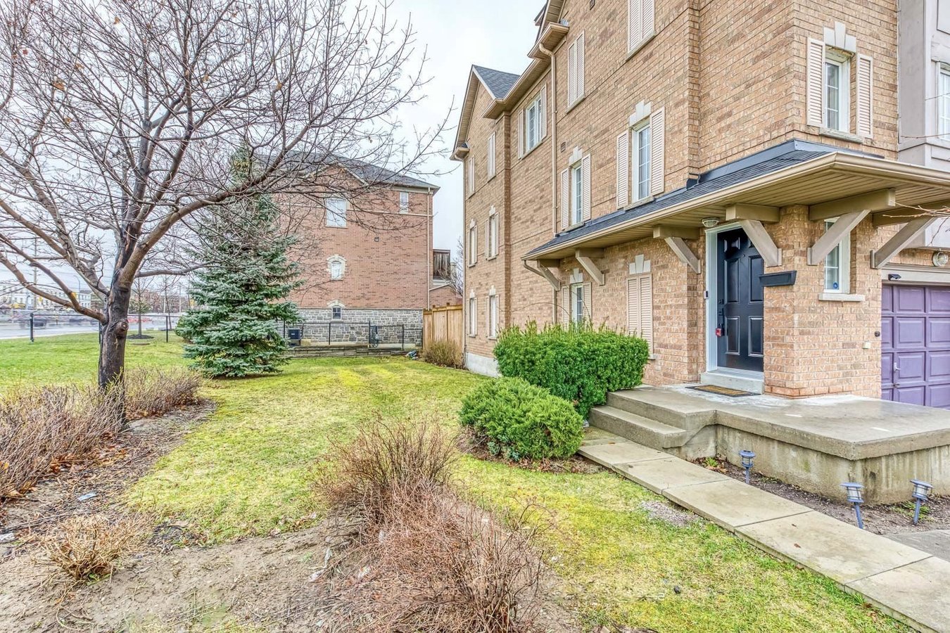 1128 Dundas Street West - Photo 3