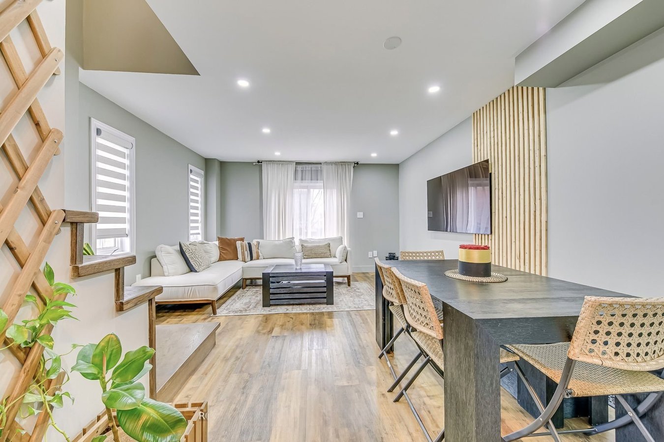 1128 Dundas Street West - Photo 10