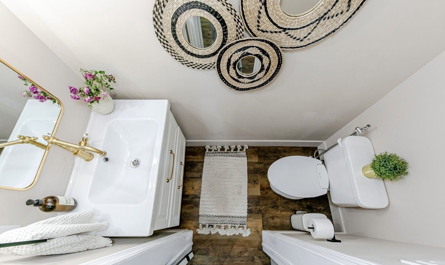 1128 Dundas Street West - Photo 8
