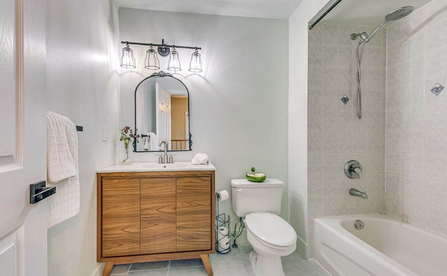 1128 Dundas Street West - Photo 16