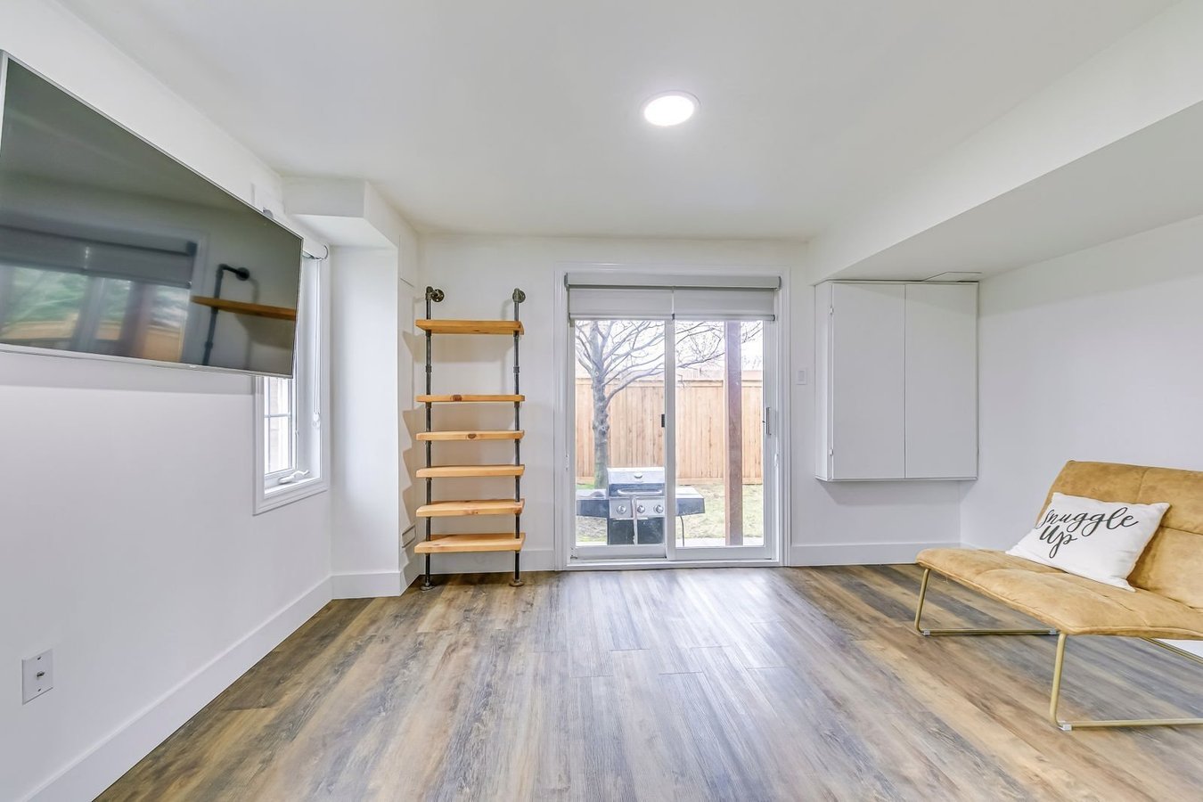 1128 Dundas Street West - Photo 18