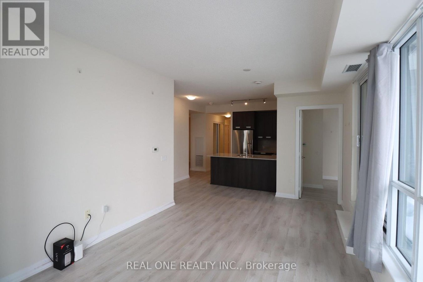 403 MASTER~BEDROOM - 65 WATERGARDEN DRIVE - Photo 10