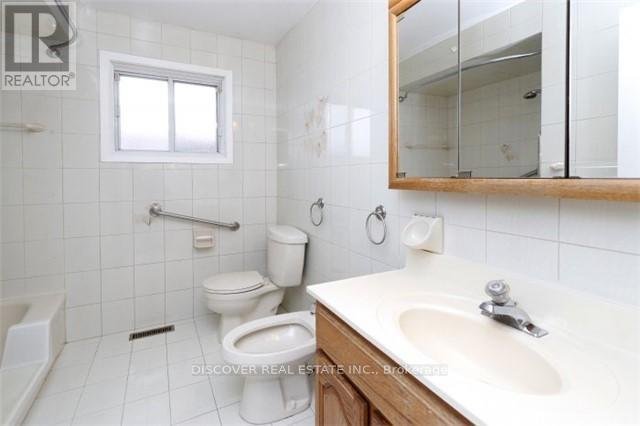 MAIN FLOOR ONLY - 525 CULLEN AVENUE - Photo 13