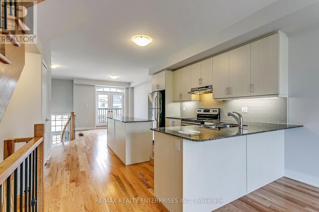 1094 BEACHCOMBER ROAD - Photo 5