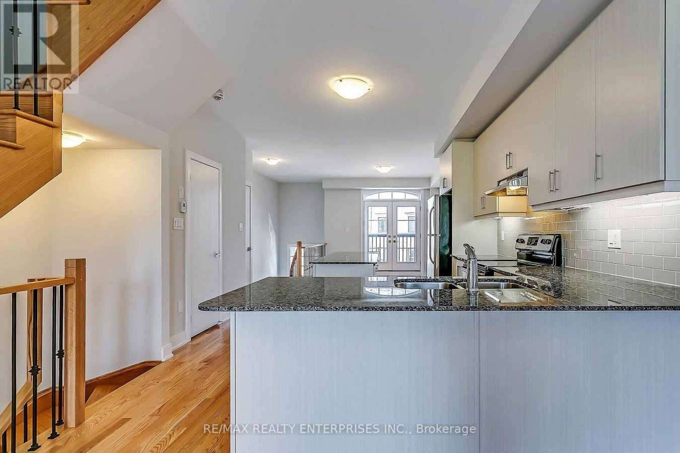 1094 BEACHCOMBER ROAD - Photo 6