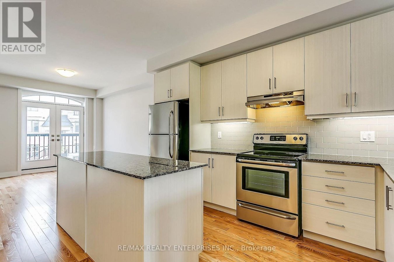 1094 BEACHCOMBER ROAD - Photo 7