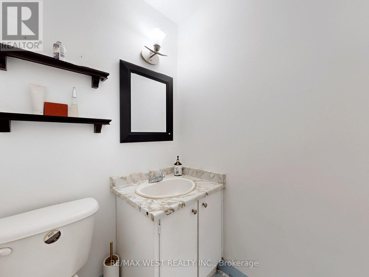 310 - 1660 BLOOR STREET - Photo 8