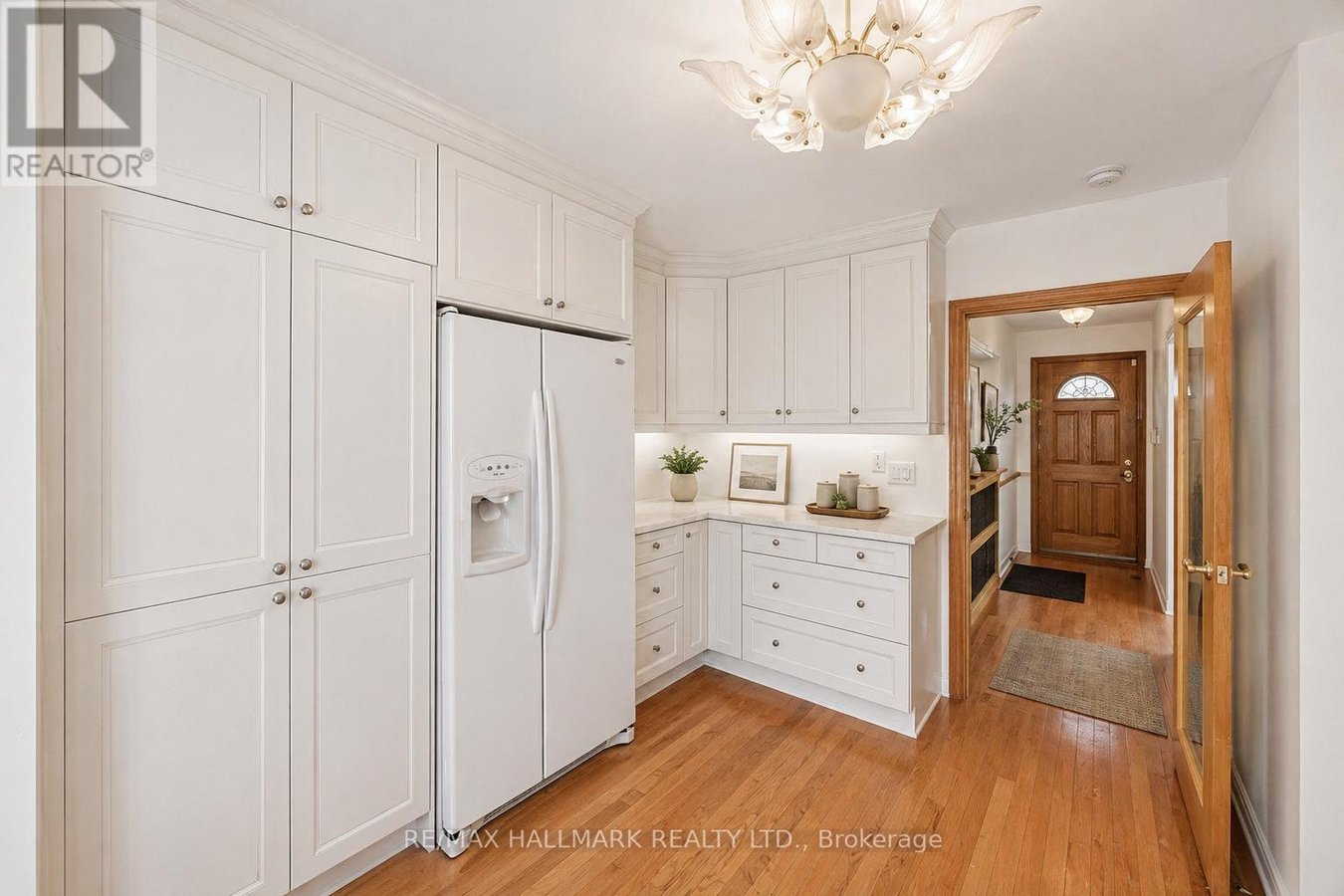 MAIN - 2112 TRUSCOTT DRIVE - Photo 7
