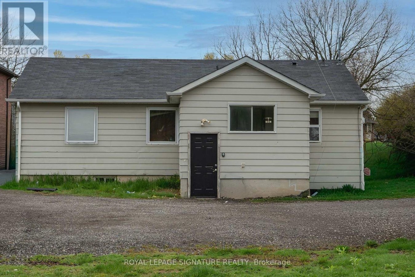 LOWER - 5385 DURIE ROAD - Photo 2
