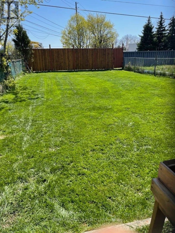 3528 LADDIE CRESCENT - Photo 16