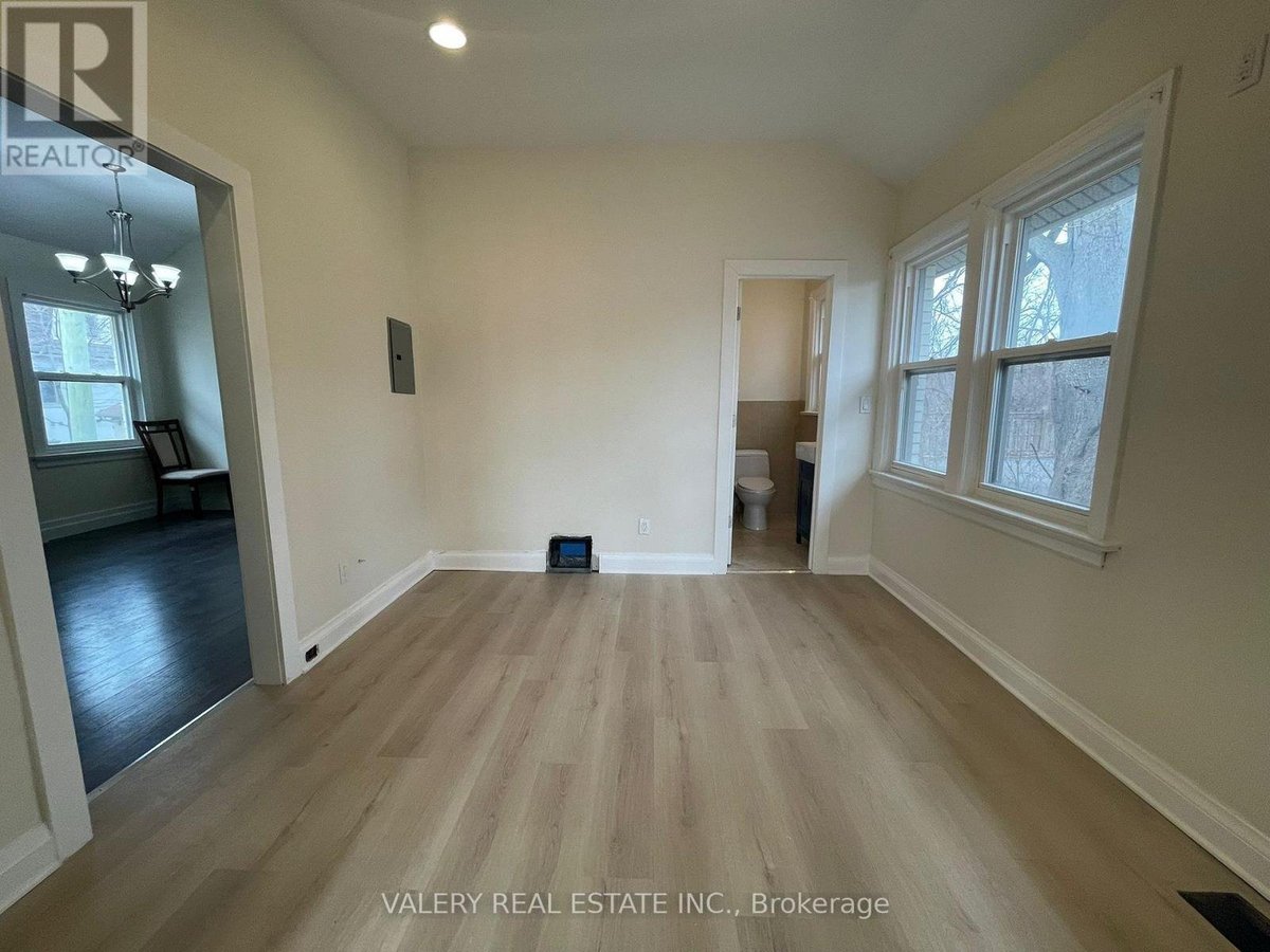 1 - 1561 HURONTARIO STREET - Photo 7
