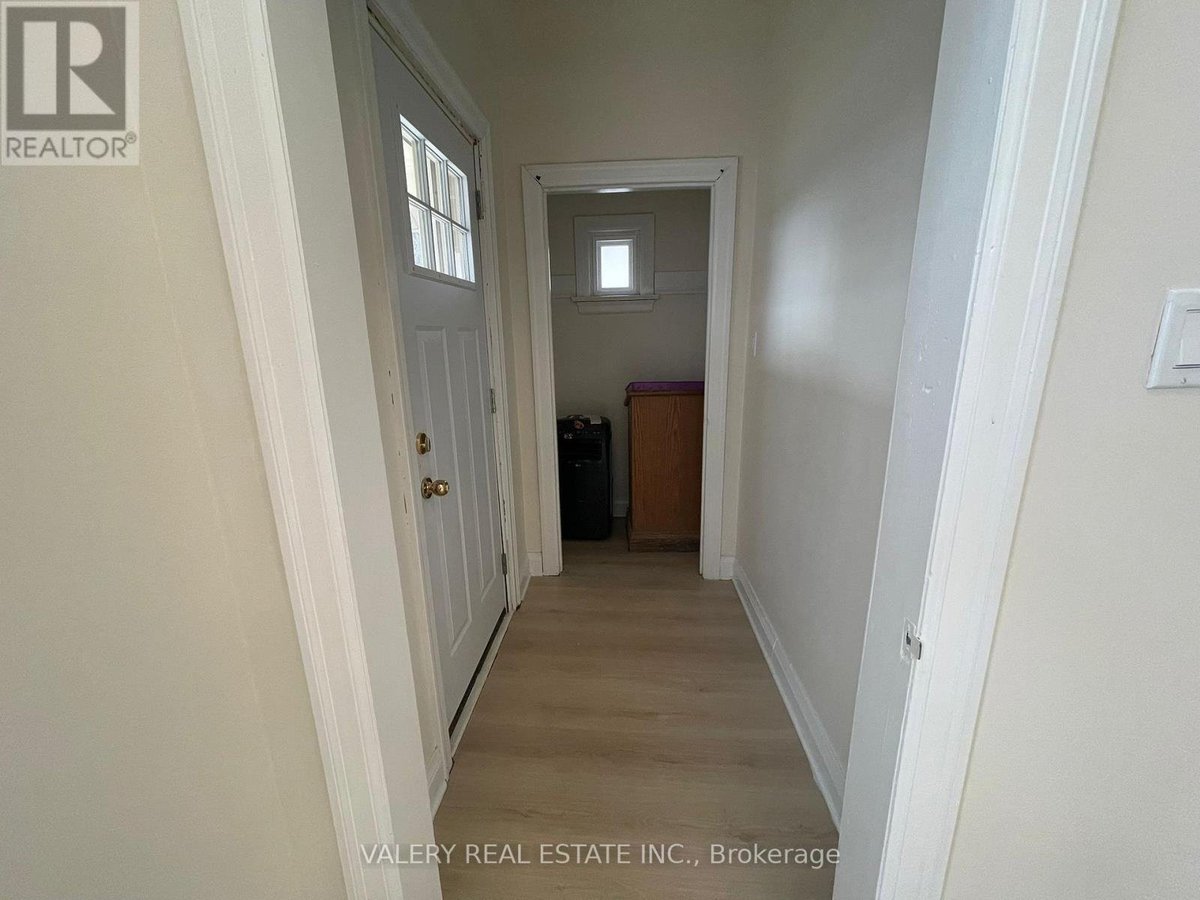 1 - 1561 HURONTARIO STREET - Photo 9