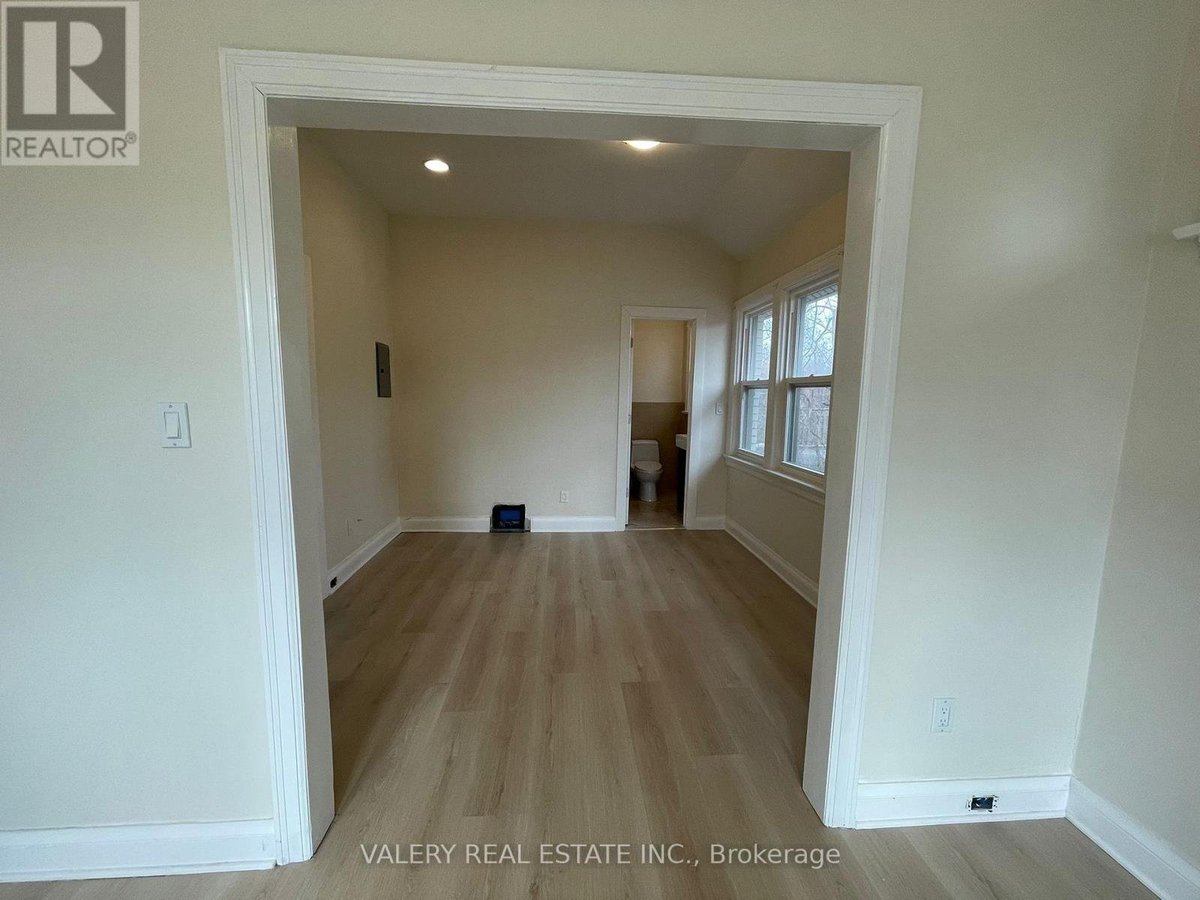 1 - 1561 HURONTARIO STREET - Photo 13
