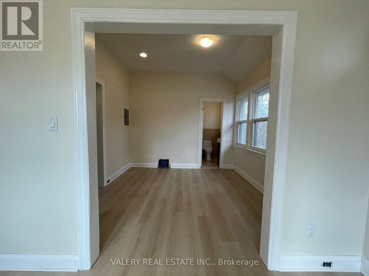 1 - 1561 HURONTARIO STREET - Photo 14