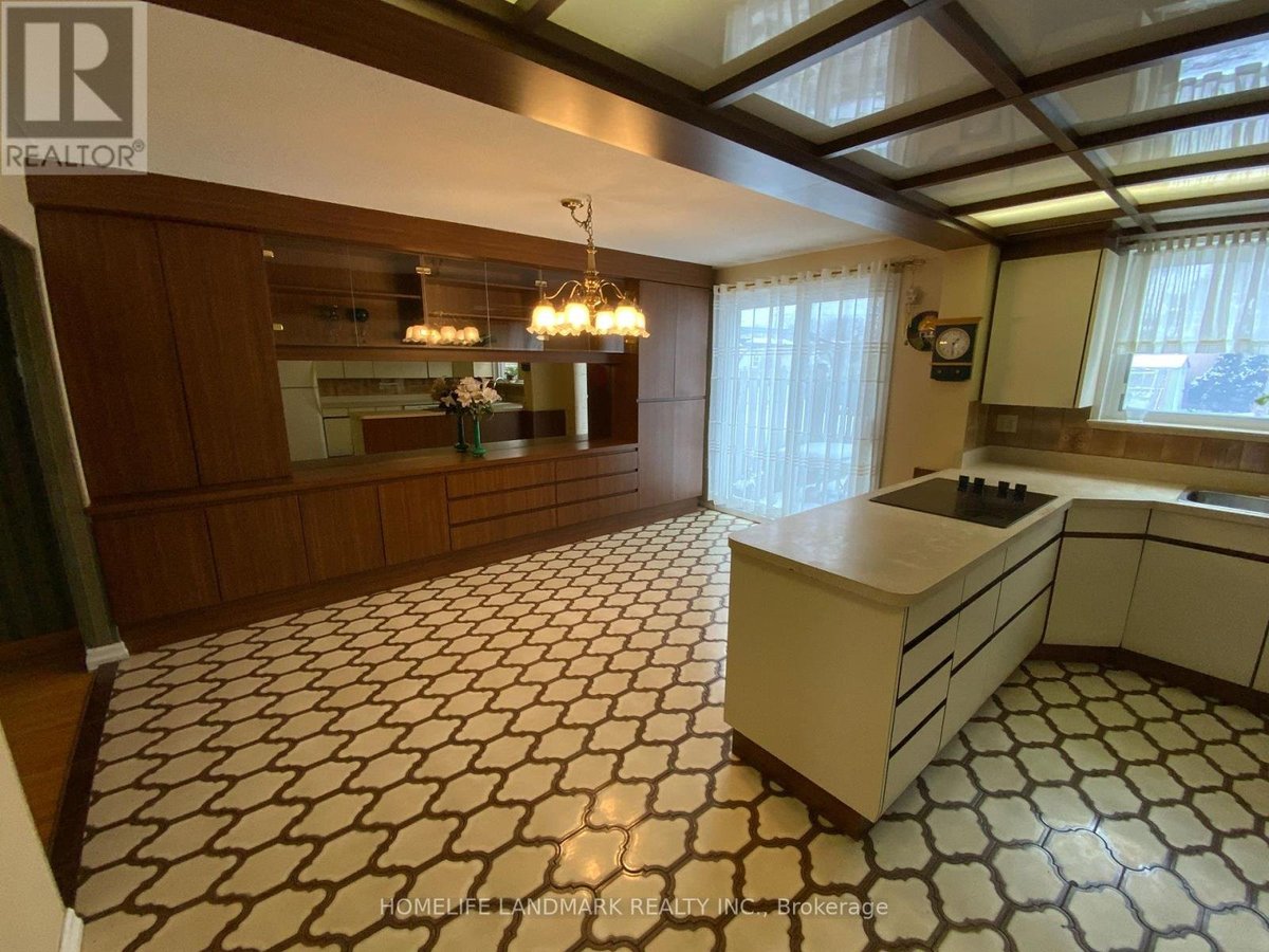 2293 DELKUS CRESCENT - Photo 4