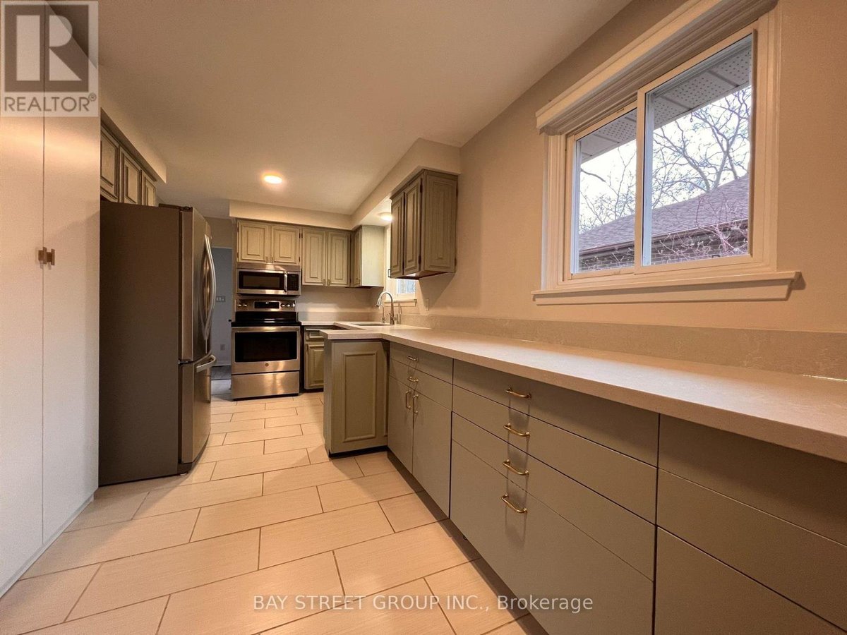 3195 VALMARIE AVENUE - Photo 2