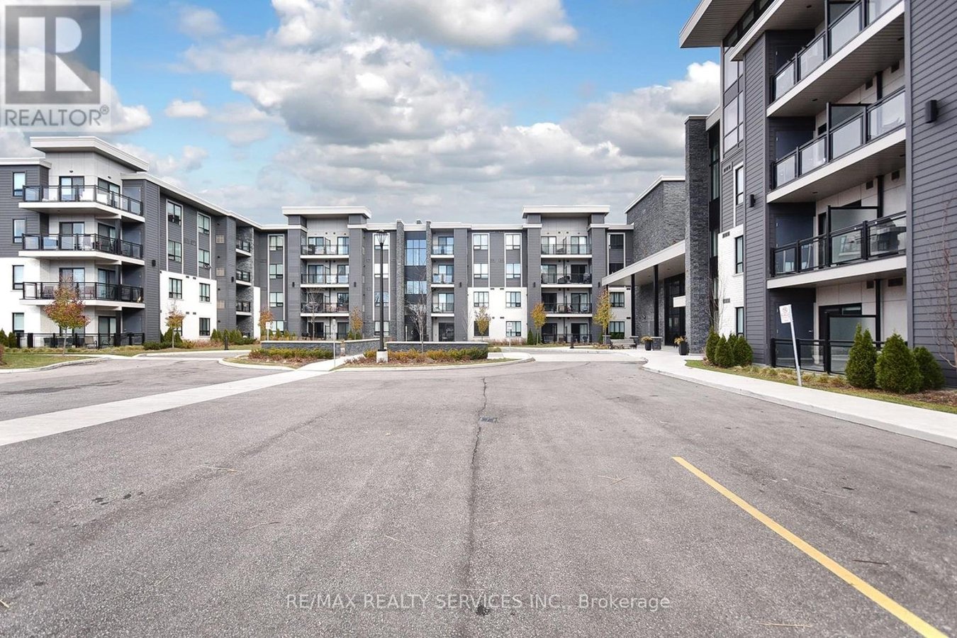 133 - 3170 ERIN MILLS PARKWAY - Photo 1