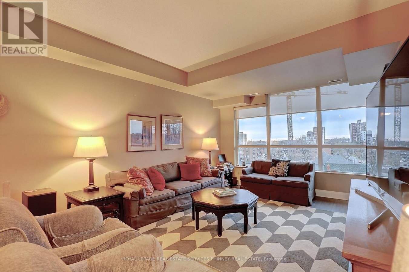 514 - 1 HURONTARIO STREET - Photo 1