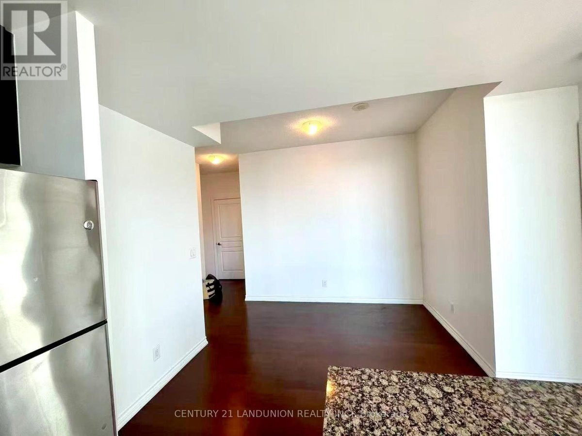 2113 - 223 WEBB DRIVE - Photo 4