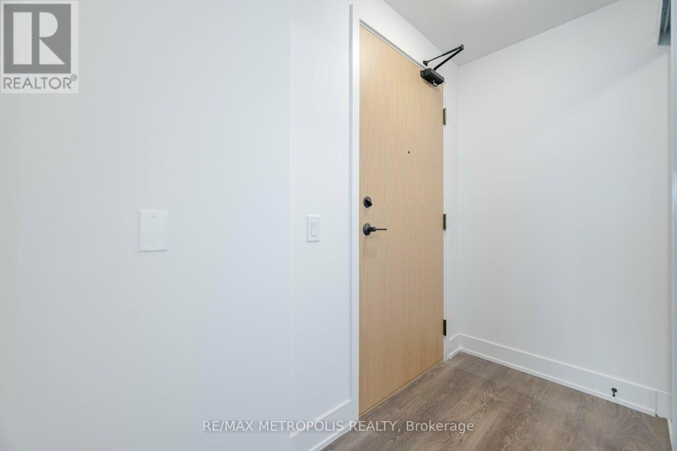 1704 - 202 BURNHAMTHORPE ROAD E - Photo 5