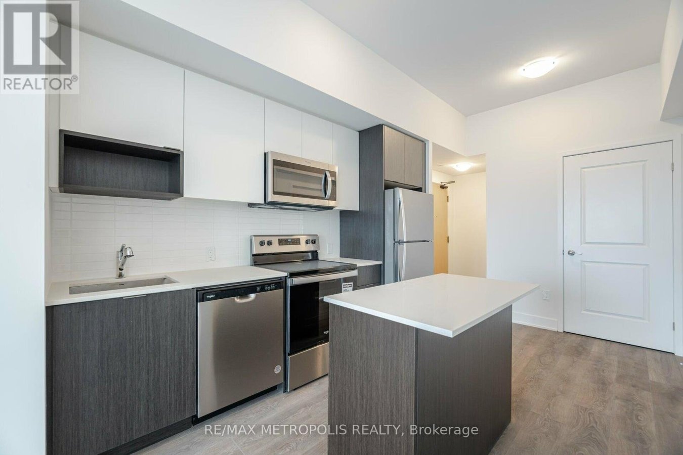 1704 - 202 BURNHAMTHORPE ROAD E - Photo 9