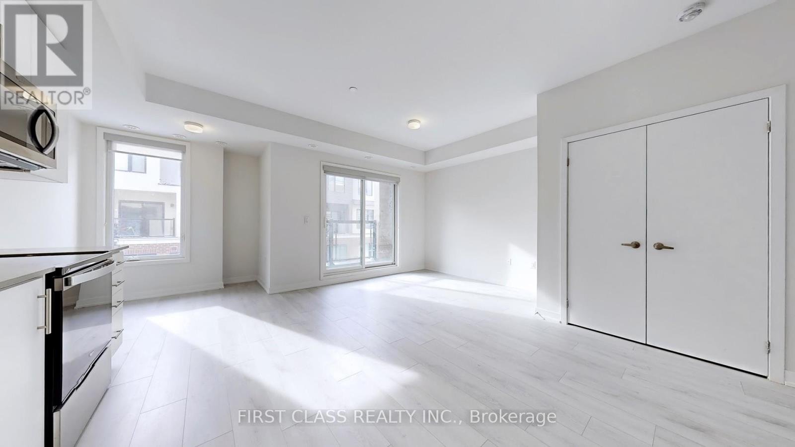 13 - 3409 RIDGEWAY DRIVE - Photo 4