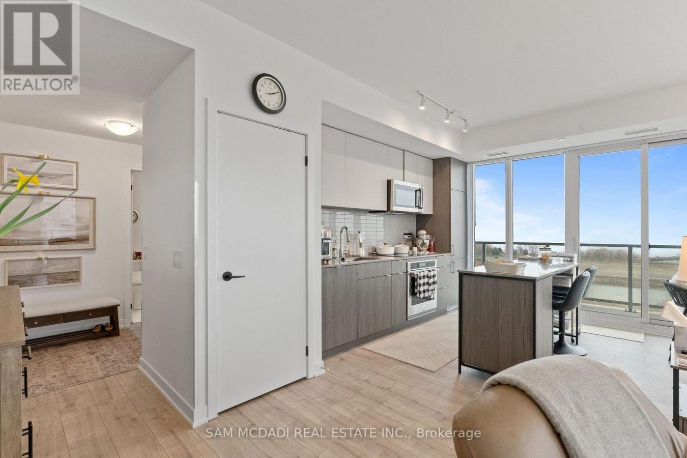 912 - 220 MISSINNIHE WAY - Photo 9