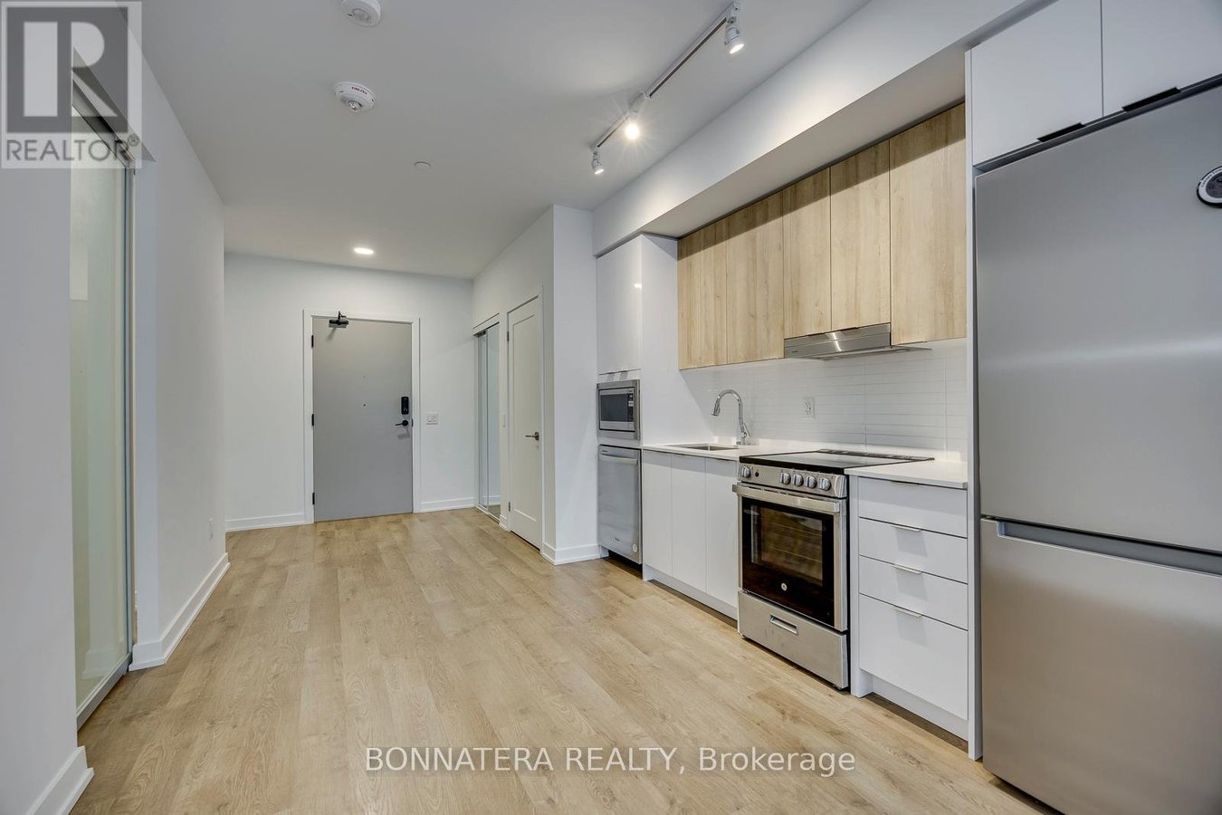 408 - 5105 HURONTARIO STREET - Photo 13