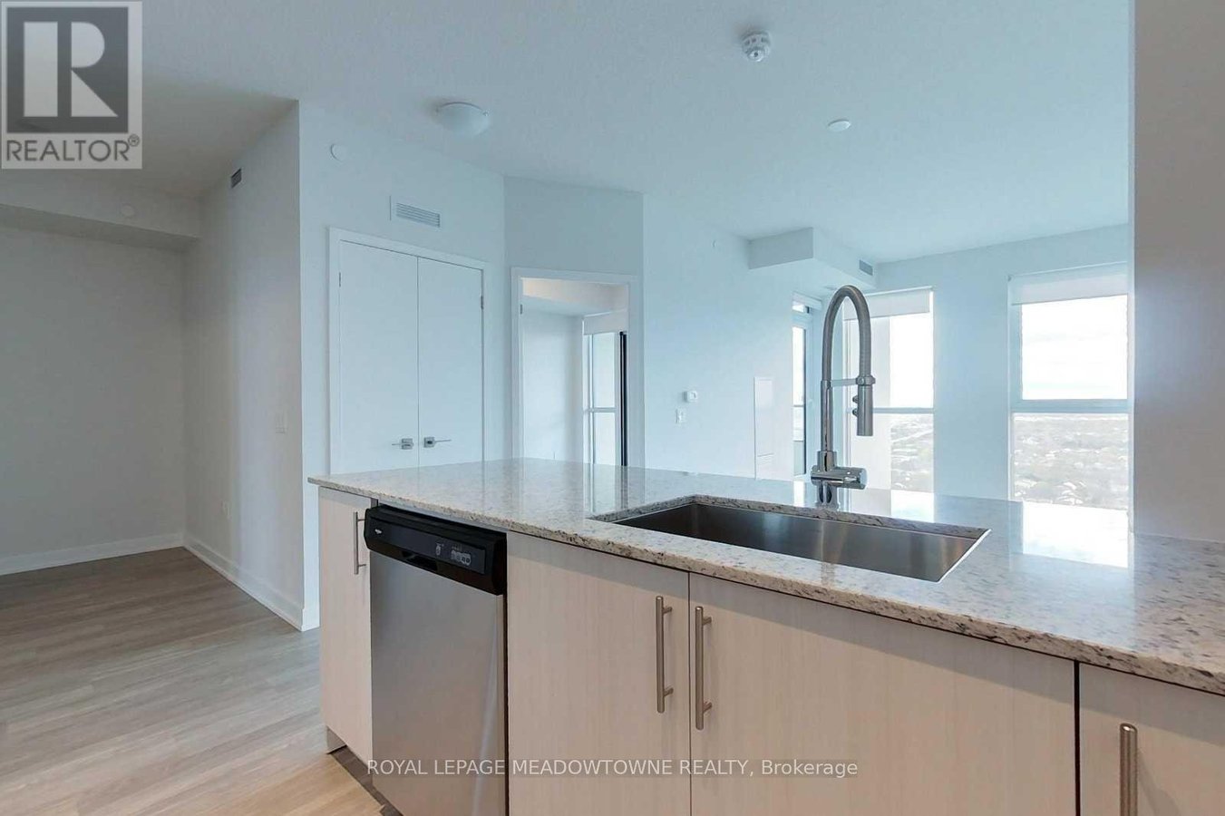 2521 - 4055 PARKSIDE VILLAGE DRIVE - Photo 17