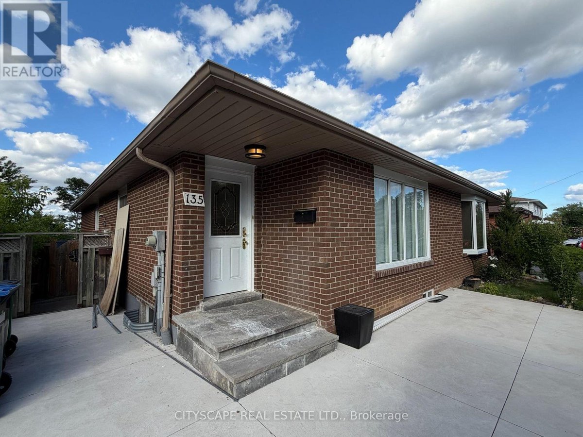 UPPER - 135 BONHAM BOULEVARD - Photo 3