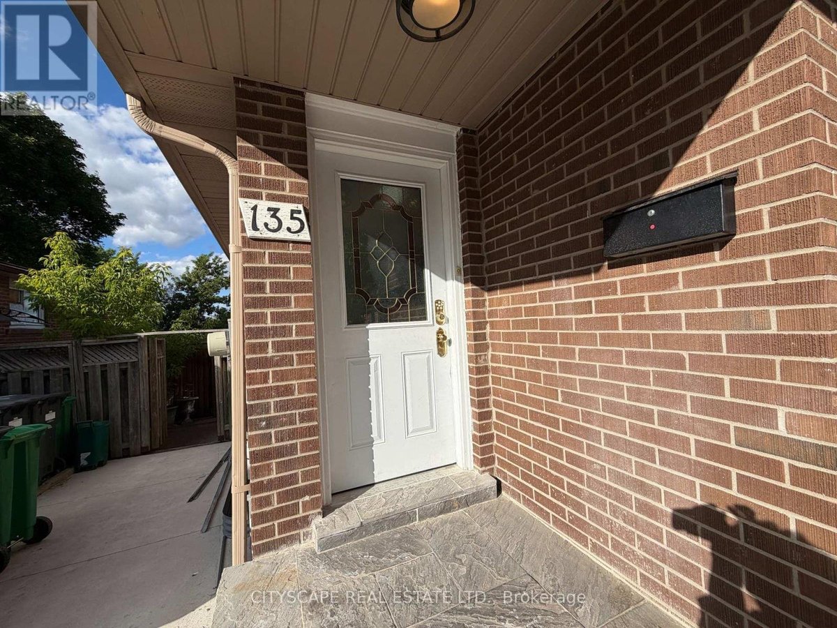 UPPER - 135 BONHAM BOULEVARD - Photo 4
