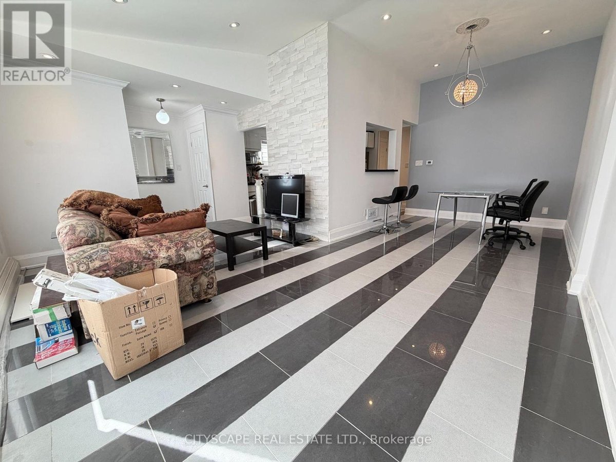 UPPER - 135 BONHAM BOULEVARD - Photo 8