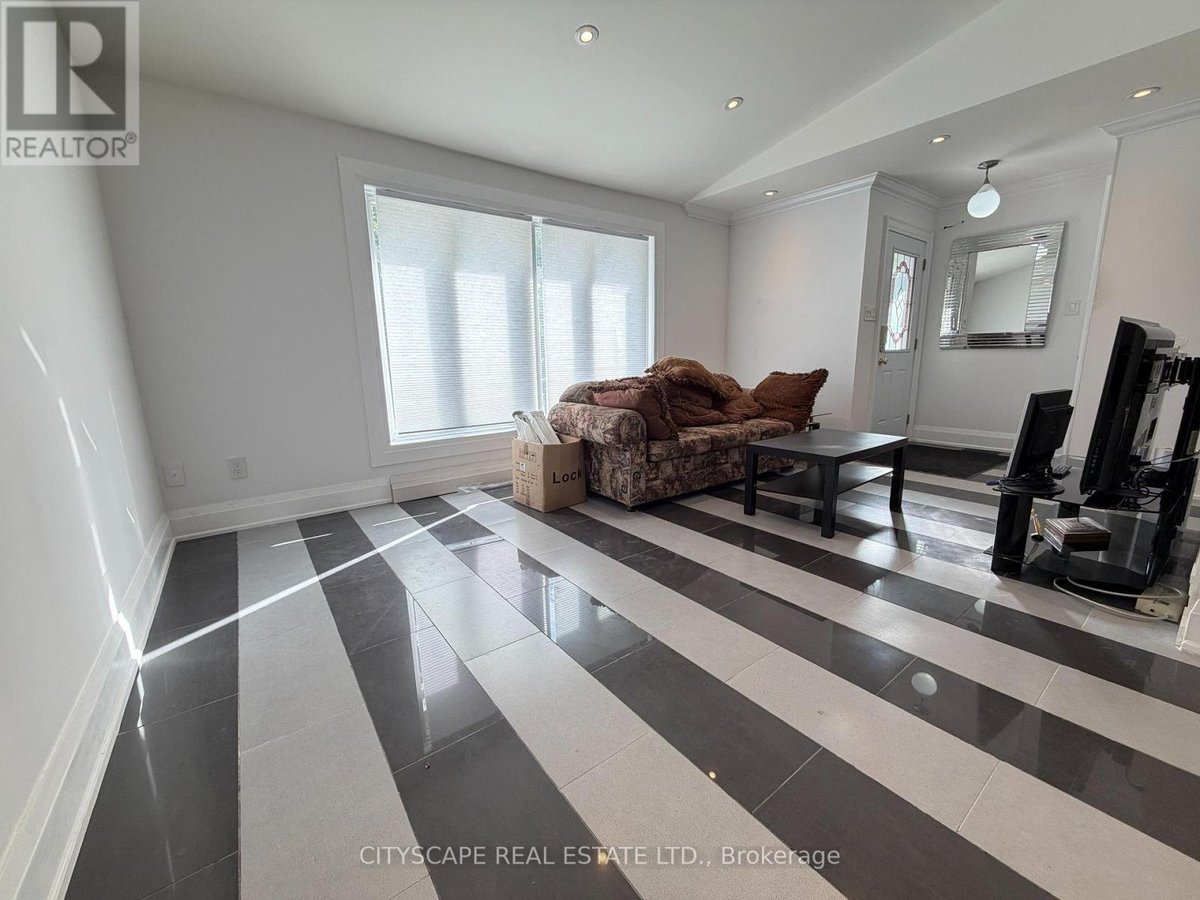 UPPER - 135 BONHAM BOULEVARD - Photo 9