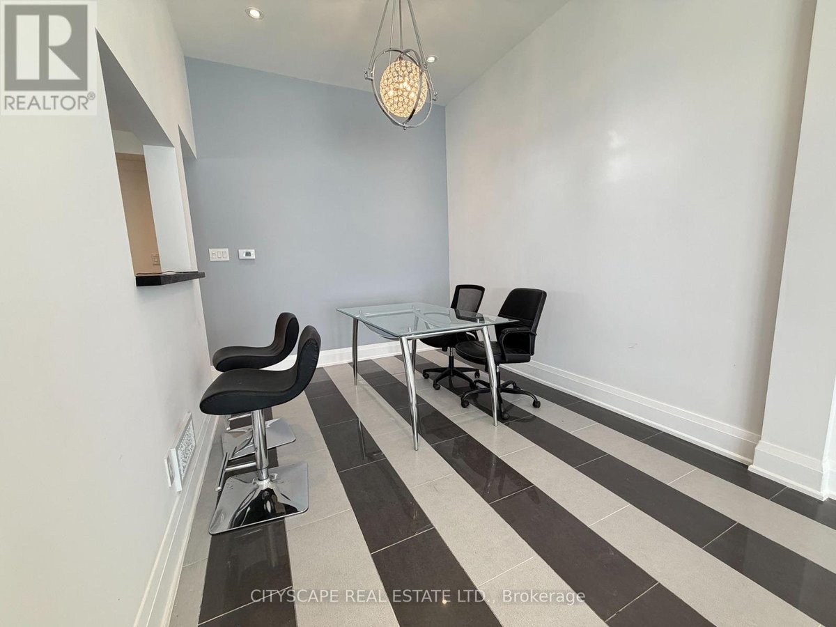UPPER - 135 BONHAM BOULEVARD - Photo 10