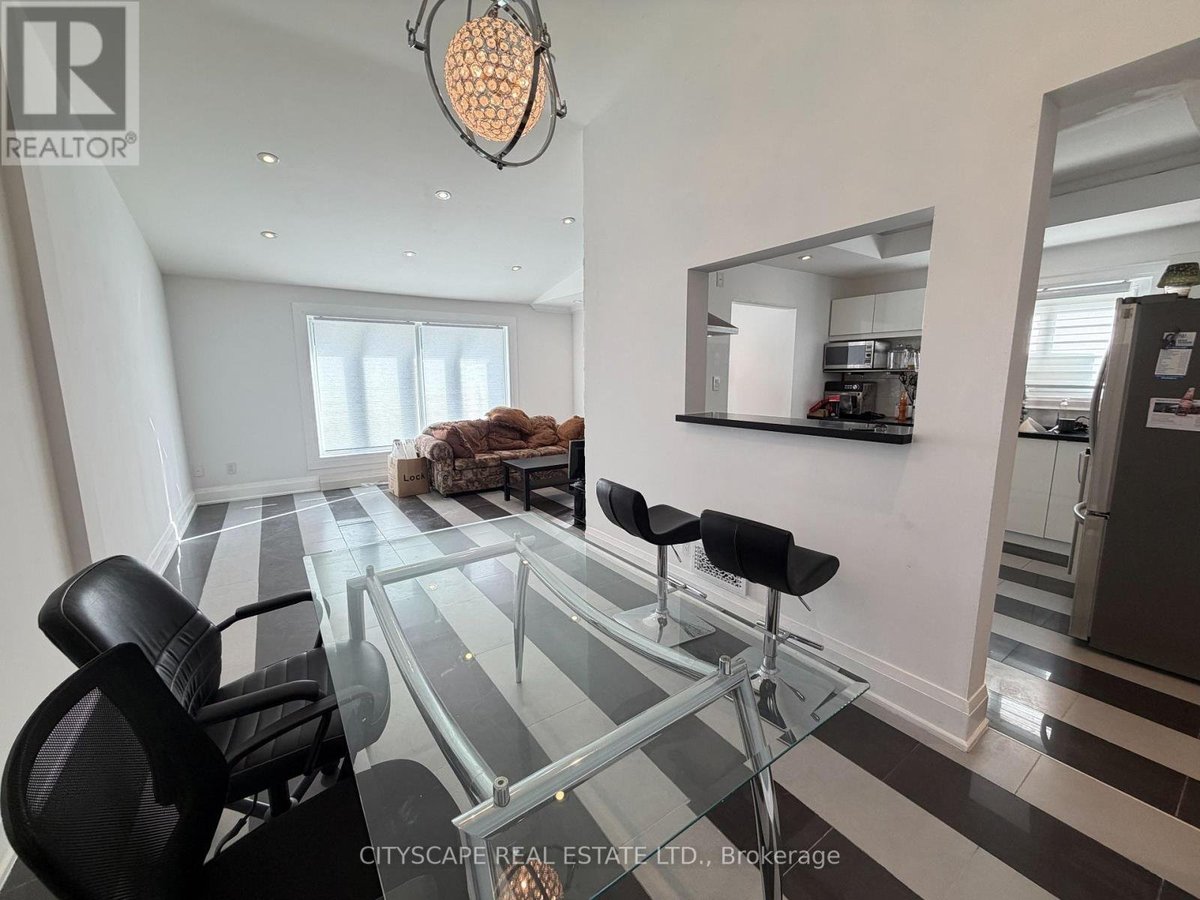UPPER - 135 BONHAM BOULEVARD - Photo 12
