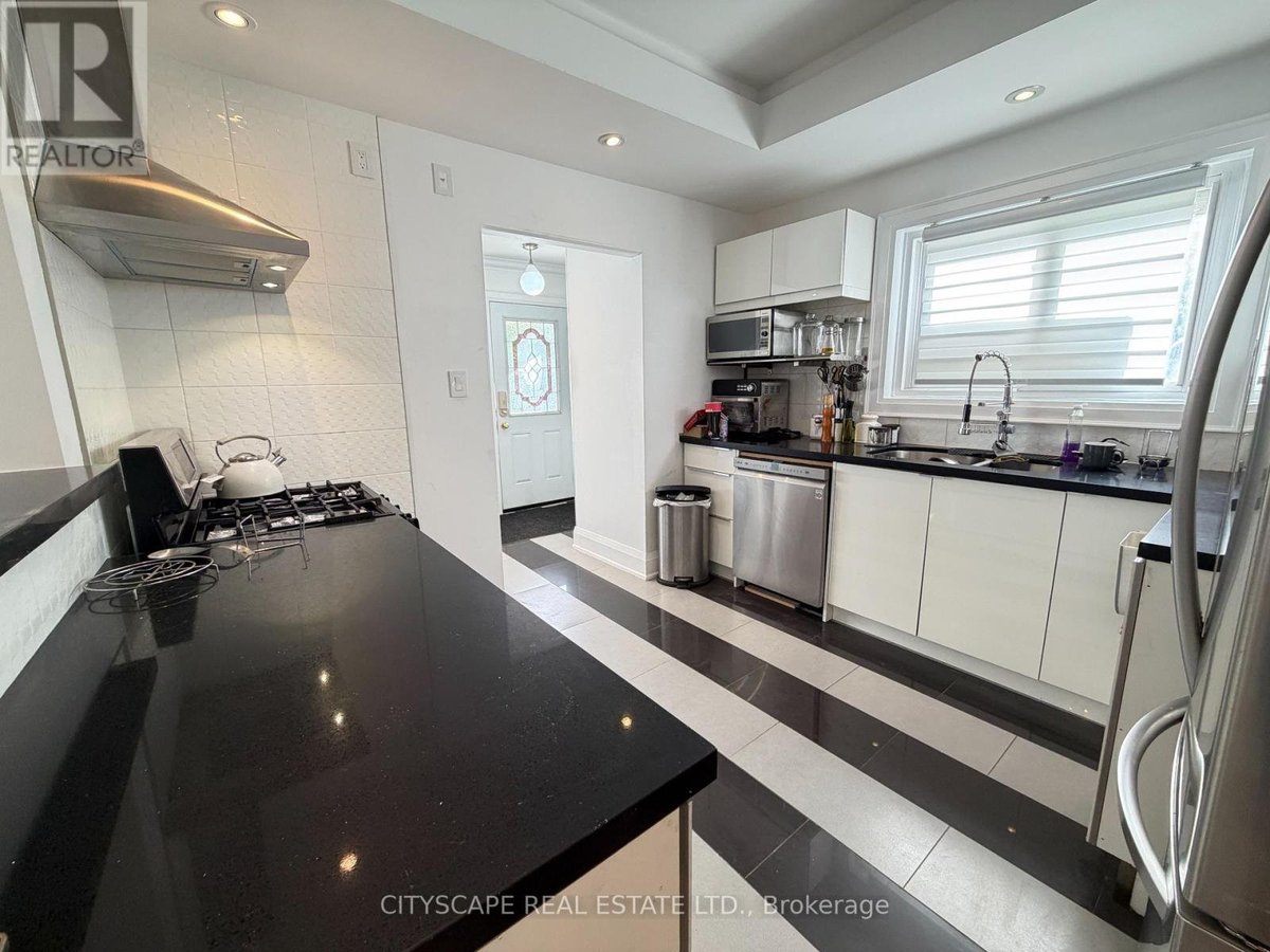 UPPER - 135 BONHAM BOULEVARD - Photo 15