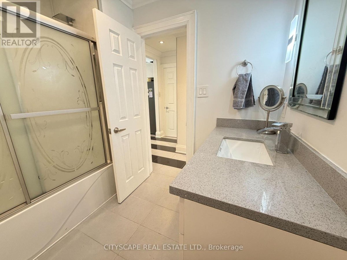 UPPER - 135 BONHAM BOULEVARD - Photo 24